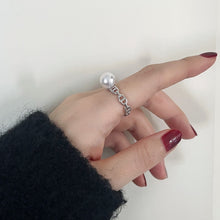 Load image into Gallery viewer, Flawless perfect round 8-9mm freshwater akoya Excellent AAA Luster Bright and sharp pearl ring