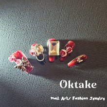 Load image into Gallery viewer, Sophisticated Floral Press-On Nail Art with Mid-Length Fit