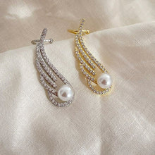 Load image into Gallery viewer, Pearl Angel Wing Ear Crawlers
