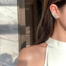 Load image into Gallery viewer, Pearl Angel Wing Ear Crawlers