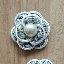 Cargar imagen en el visor de la galería, Soporte plegable para teléfono con flor de camelia