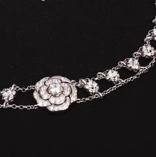 Load image into Gallery viewer, Crystal Bouton De Camelia Choker