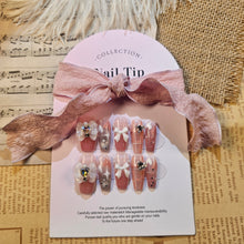 Cargar imagen en el visor de la galería, Deslumbrante juego de prensado con diseños de uñas elegantes y cuadrados cortos personalizados
