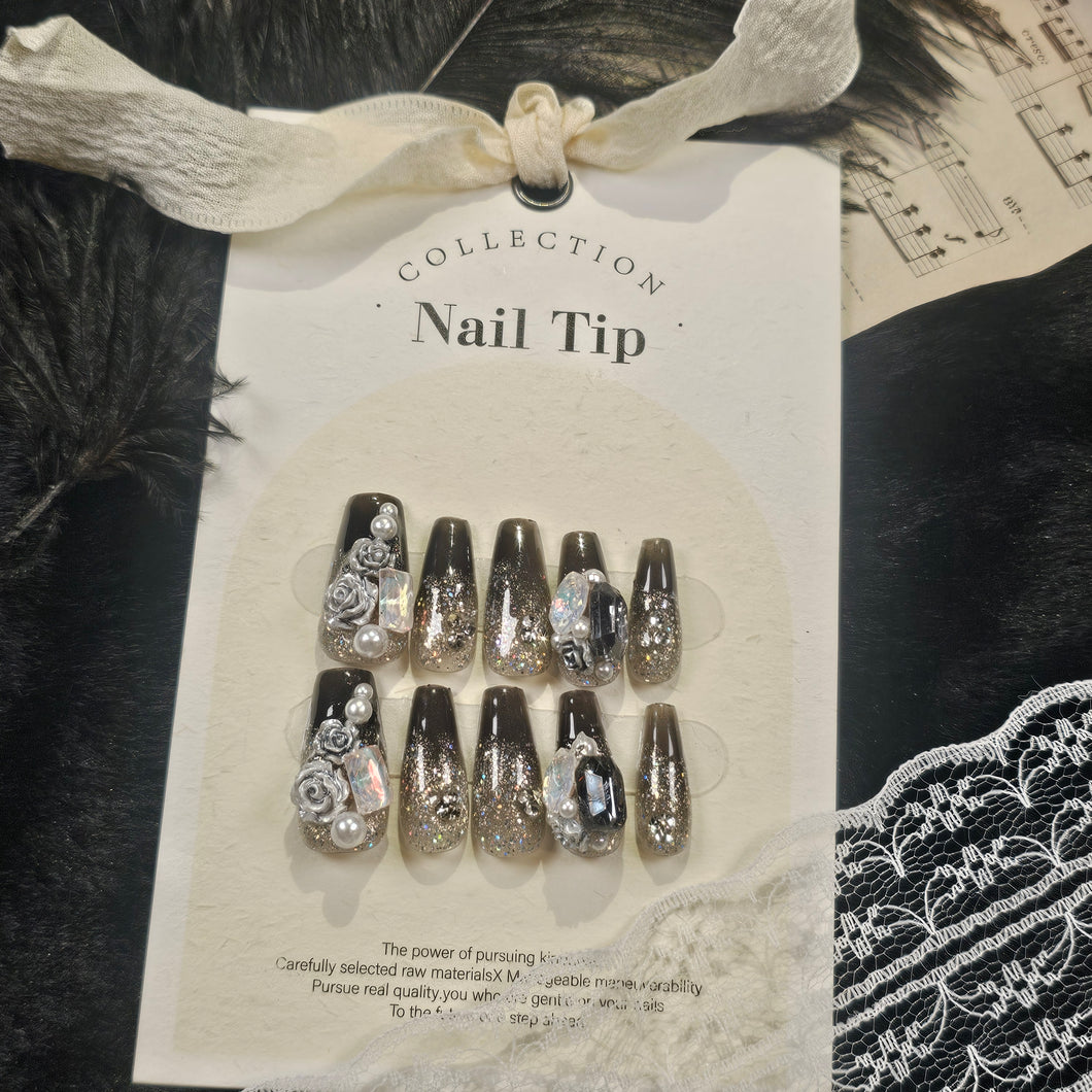 Glamour Noir Handmade Press-On Nail Set: Mesmerize with Every Move