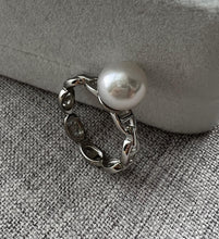 Load image into Gallery viewer, Flawless perfect round 8-9mm freshwater akoya Excellent AAA Luster Bright and sharp pearl ring
