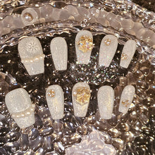 Load image into Gallery viewer, Chic Cat Eye Glitter Press-On Nails with crystal
