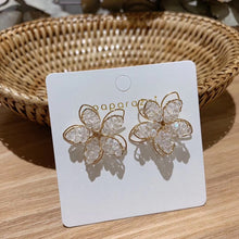 Load image into Gallery viewer, Stunning crystal flower Pierced Earrings, clear, gold tone plated
