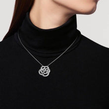 Cargar imagen en el visor de la galería, Chanel Camellia Necklace
