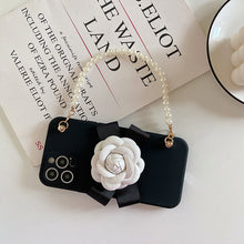 Cargar imagen en el visor de la galería, Funda DIY Chanel Camellia inspried iphoe12/iphone12pro/iphone12 pro max con pulsera/correa de perlas reemplazables
