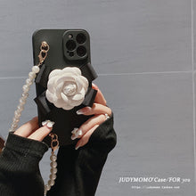 Cargar imagen en el visor de la galería, Funda DIY Chanel Camellia inspried iphoe12/iphone12pro/iphone12 pro max con pulsera/correa de perlas reemplazables
