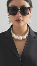 Cargar y reproducir el video en el visor de la galería, Collar de perlas de hilo graduado de 3-12 mm con perlas imperiales
